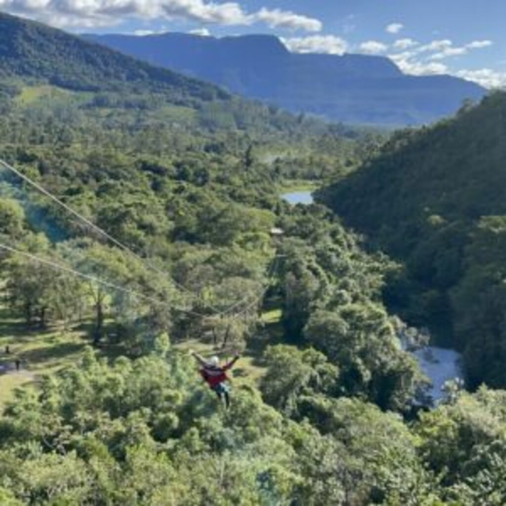 Parque dos Canyons – Tirolesa dos Canyons